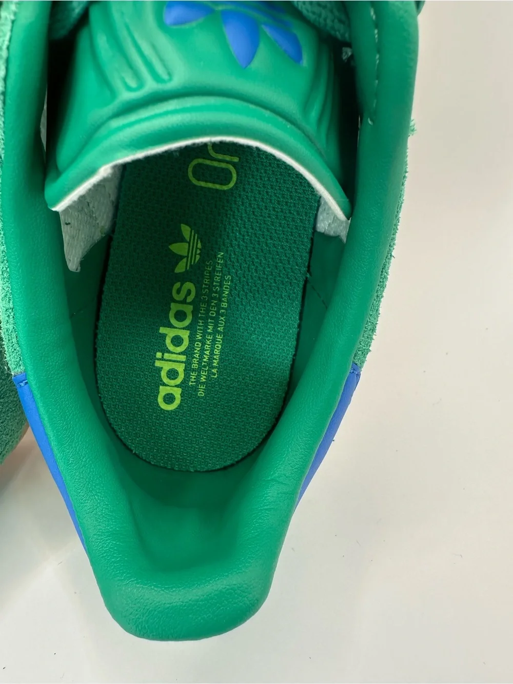 adidas Originals Gazelle – Womens Sneakers Green Solor Green  NEW